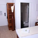 Main Station Hotel & Hostel