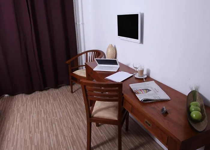 Main Station Hotel & Hostel
